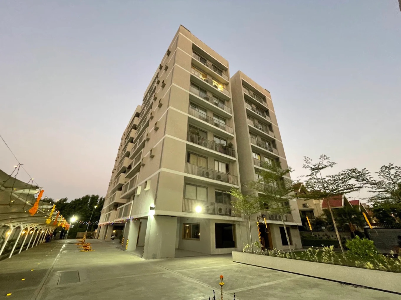 Belvista Apartments, Ambli